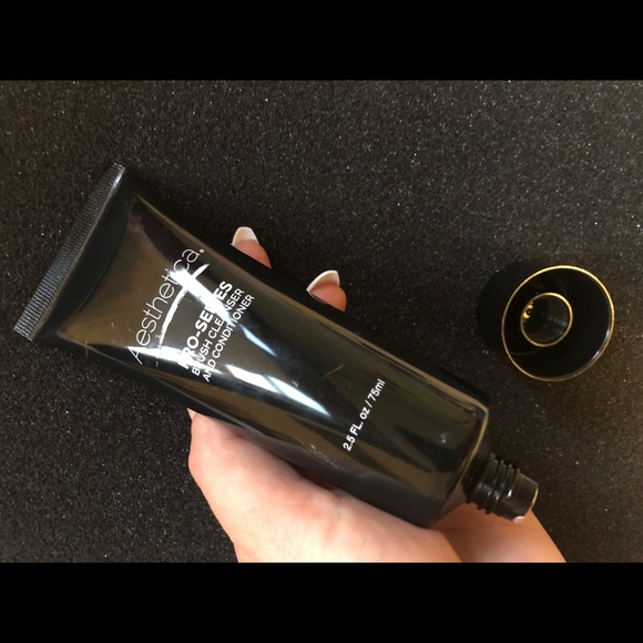 AESTHETICA: Pro Series - Brush Cleanser - Picture 1 of 1